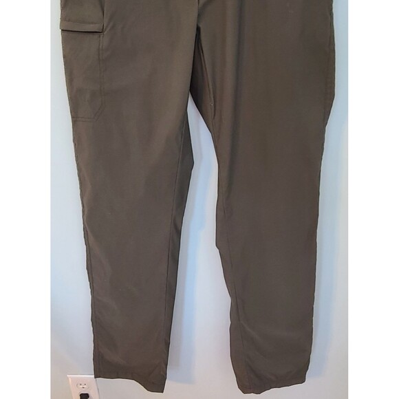 EUC UB Tech UnionBay Rainier Travel Chino Classic Fit Pants 32x34 Stretch Cargo - Picture 7 of 16